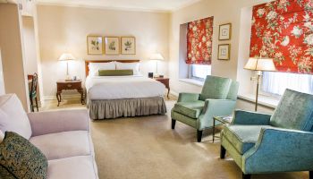 Mayflower Park Hotel