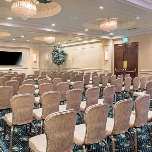 Mayflower Park Hotel